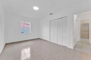 830 NW 30th Ct, Miami, FL 33125 - Photo 15