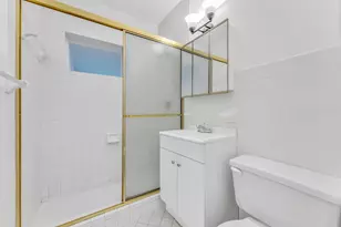 830 NW 30th Ct, Miami, FL 33125 - Photo 11