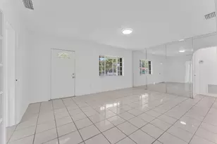 830 NW 30th Ct, Miami, FL 33125 - Photo 7