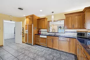 707 N North Lake Dr, Hollywood, FL 33019 - Photo 9