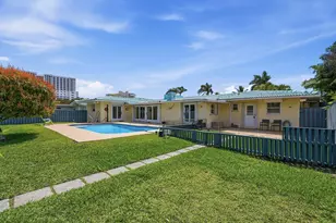 707 N North Lake Dr, Hollywood, FL 33019 - Photo 51