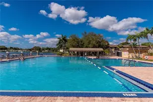 351 Cambridge Rd, Hollywood, FL 33024 - Photo 17