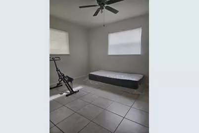 296 Alemeda Drive, Palm Springs, FL 33461 - Photo 15