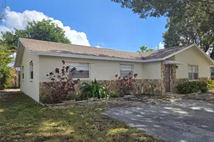 296 Alemeda Dr, Palm Springs, FL 33461 - Photo 3