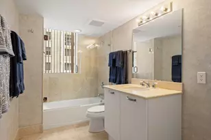 2001 N Ocean Blvd, Fort Lauderdale, FL 33305 - Photo 21