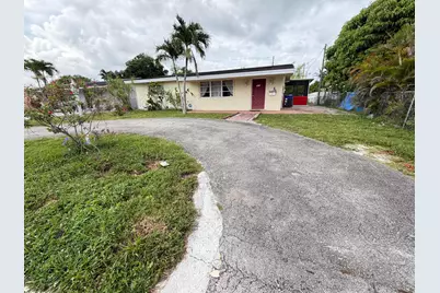8870 Taft Street, Pembroke Pines, FL 33024 - Photo 3