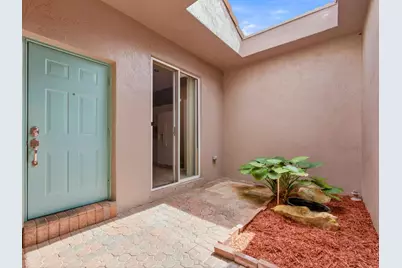 2920 E Aragon #3, Sunrise, FL 33313 - Photo 3