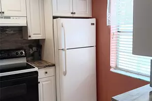 1035 Country Club Dr, Margate, FL 33063 - Photo 9