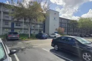 551 SW 135th Ave, Pembroke Pines, FL 33027 - Photo 1