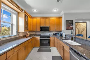 1033 NE 17th Way, Fort Lauderdale, FL 33304 - Photo 3