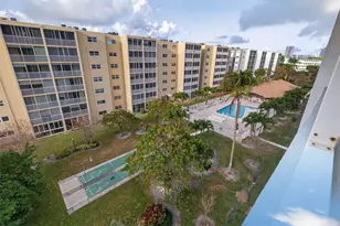 610 NE 12th Ave, Hallandale Beach, FL 33009 - Photo 1