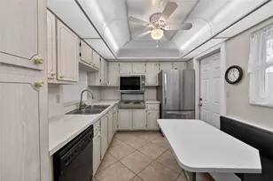 610 NE 12th Ave, Hallandale Beach, FL 33009 - Photo 19