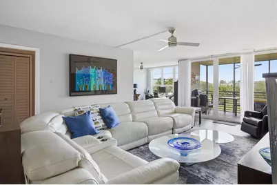 3850 Oaks Clubhouse Drive #408, Pompano Beach, FL 33069 - Photo 5