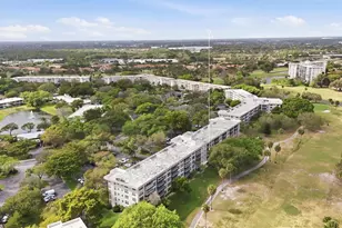 3850 Oaks Clubhouse Dr, Pompano Beach, FL 33069 - Photo 43