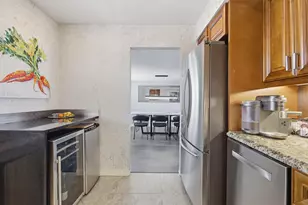 3850 Oaks Clubhouse Dr, Pompano Beach, FL 33069 - Photo 25