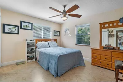 2135 NE 2nd Drive, Boca Raton, FL 33431 - Photo 11