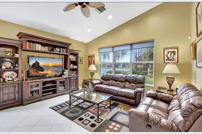 13245 Alhambra Lake Circle, Delray Beach, FL 33446 - Photo 9