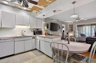 8105 NW 27th St, Coral Springs, FL 33065 - Photo 9