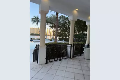 3225 NE 184th Street #10303, Aventura, FL 33160 - Photo 23