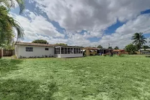 219 SE 13th St, Deerfield Beach, FL 33441 - Photo 17