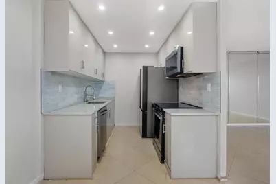 3038 Cornwall B #3038, Boca Raton, FL 33434 - Photo 3