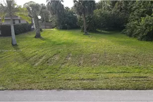 755 38th Ct, Vero Beach, FL 32968 - Photo 1