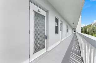 608 NE 2nd St, Dania Beach, FL 33004 - Photo 5