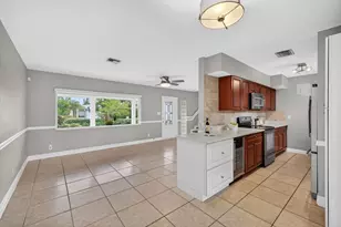 4781 NE 4th Ave, Oakland Park, FL 33334 - Photo 9
