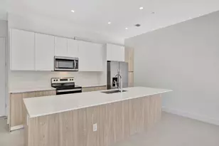 4208 NE 7th Terrace, Oakland Park, FL 33334 - Photo 7