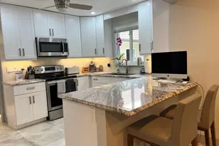 4021 N Cypress Dr, Pompano Beach, FL 33069 - Photo 9