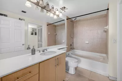 2421 NE 65th Street #415, Fort Lauderdale, FL 33308 - Photo 25