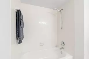3053 N Oakland Forest Dr, Oakland Park, FL 33309 - Photo 19
