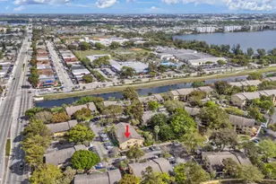 3053 N Oakland Forest Dr, Oakland Park, FL 33309 - Photo 29