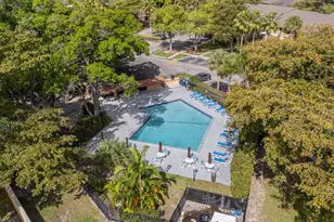 3053 N Oakland Forest Dr, Oakland Park, FL 33309 - Photo 27