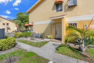 3053 N Oakland Forest Dr, Oakland Park, FL 33309 - Photo 3