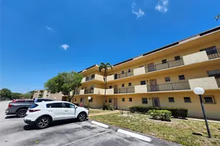 301 Cambridge Rd, Hollywood, FL 33024 - Photo 1