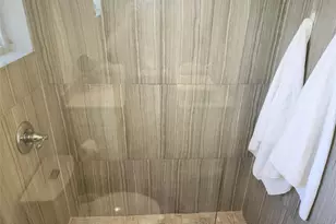 301 Cambridge Rd, Hollywood, FL 33024 - Photo 19