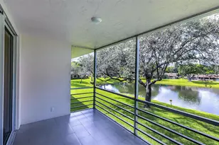 3611 Oaks Clubhouse Dr, Pompano Beach, FL 33069 - Photo 15