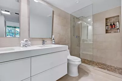 3611 Oaks Clubhouse Drive #203, Pompano Beach, FL 33069 - Photo 11