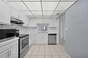 8735 Ramblewood Dr, Coral Springs, FL 33071 - Photo 13