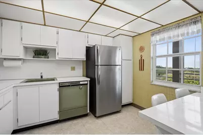 575 Oaks Lane #908, Pompano Beach, FL 33069 - Photo 5