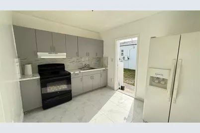 832 NW 10th Street #1, Hallandale Beach, FL 33009 - Photo 1