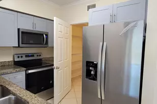 6533 Emerald Dunes Dr, West Palm Beach, FL 33411 - Photo 7