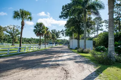 1044 D Road, Loxahatchee Groves, FL 33470 - Photo 3