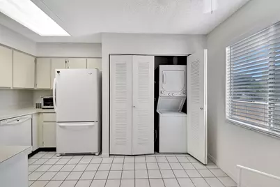 7185 Huntington Lane #301, Delray Beach, FL 33446 - Photo 11