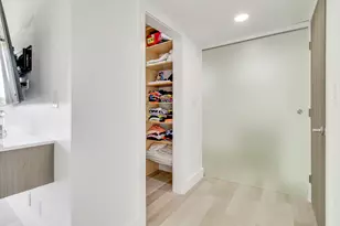 2000 Presidential Way, West Palm Beach, FL 33401 - Photo 21