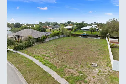 420 NE Cornwall Avenue, Port Saint Lucie, FL 34983 - Photo 7