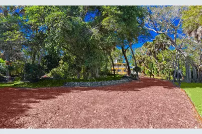 8053 S Indian River Drive, Fort Pierce, FL 34982 - Photo 9