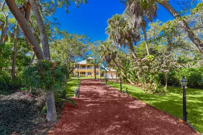 8073 S Indian River Drive, Fort Pierce, FL 34982 - Photo 9