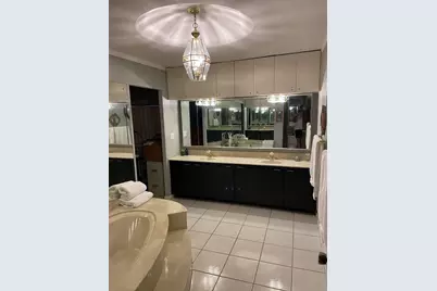 16023 Kingsmoor Way, Miami Lakes, FL 33014 - Photo 11